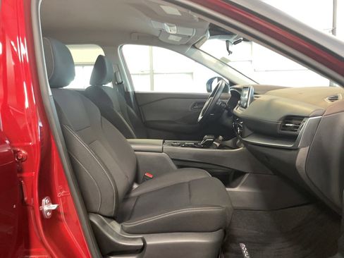 Used 2023 Nissan Rogue S image 17