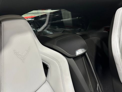 Used 2021 Chevrolet Corvette Stingray Coupe w/ Z51 Performance Package image 35