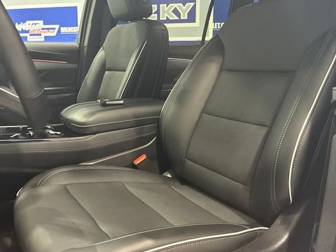 Used 2026 Buick Enclave Preferred AWD/4WD image 15