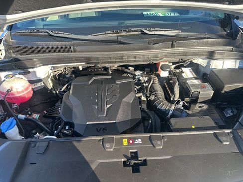 Used 2022 Kia Carnival LX image 23