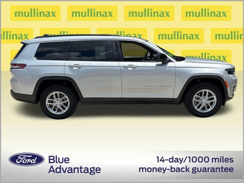 Used 2025 Jeep Grand Cherokee L Laredo w/ Trailer Tow Package RWD image 2