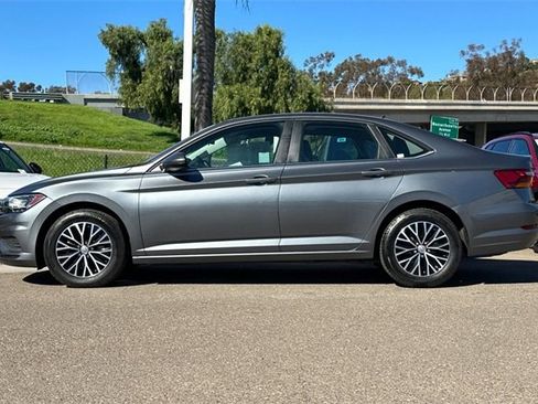 Used 2019 Volkswagen Jetta SE image 9