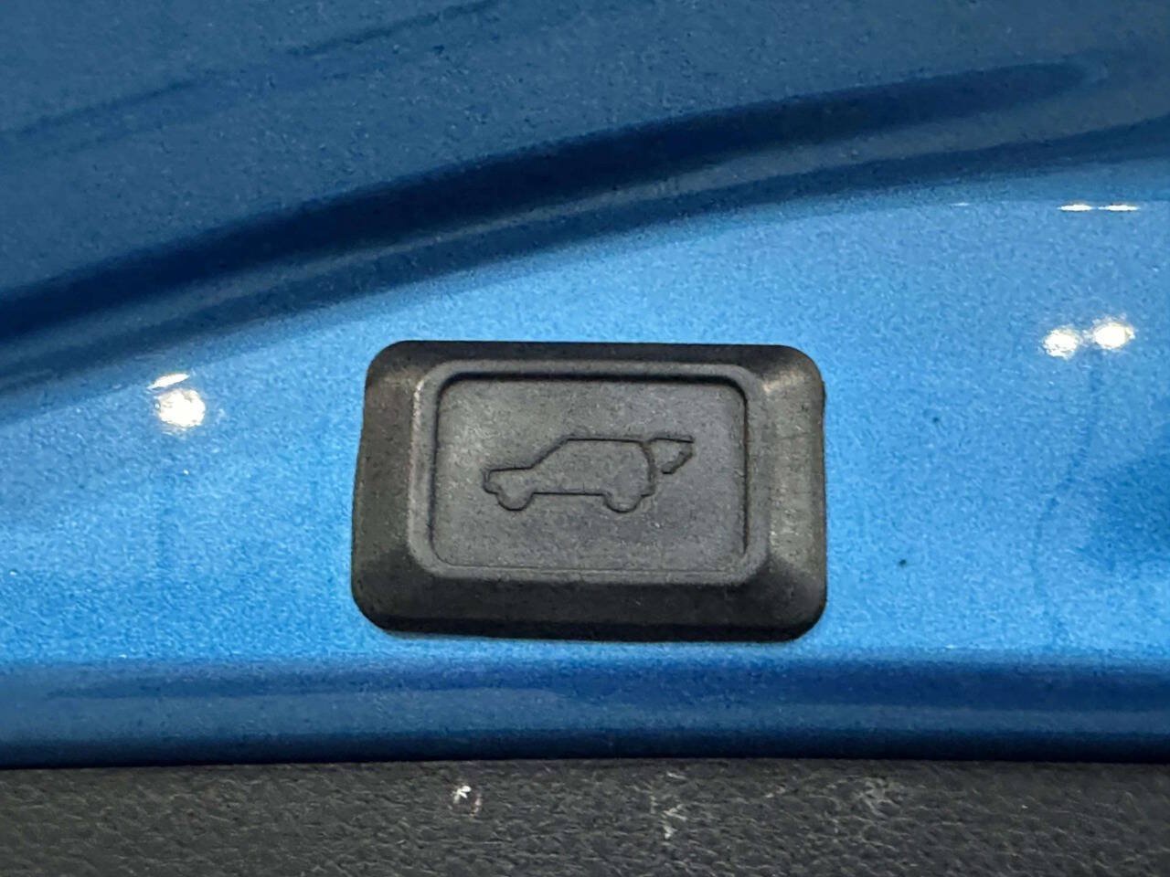 Used 2018 Toyota RAV4 Limited AWD/4WD image 15