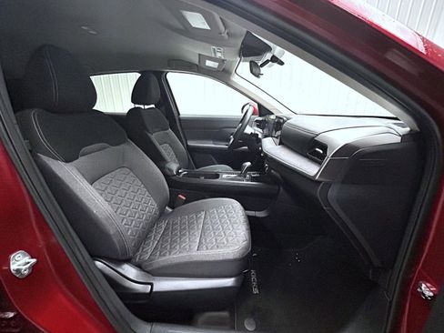 Certified 2025 Nissan Kicks SV image 15