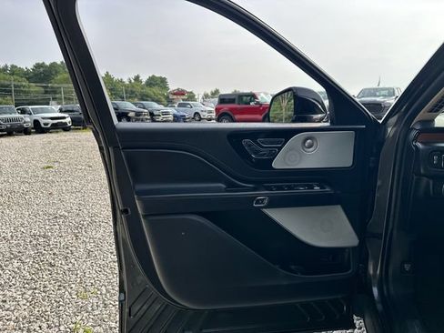 Used 2020 Lincoln Aviator Reserve w/ Equipment Group 202A AWD/4WD image 25