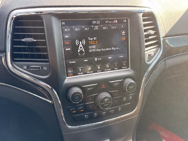 Used 2018 Jeep Grand Cherokee Overland AWD/4WD image 30