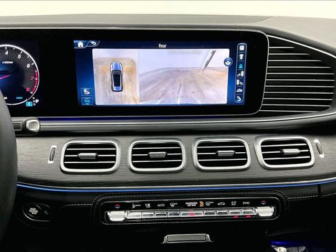 Used 2024 Mercedes-Benz GLE 450 4MATIC image 25