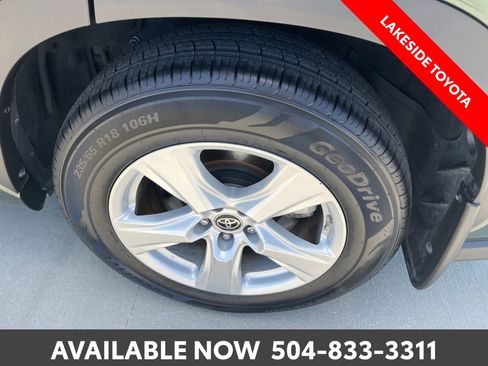 Used 2023 Toyota Highlander L FWD image 12