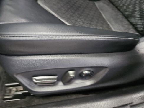 Used 2018 Toyota Camry XSE FWD image 29
