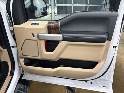 Used 2016 Ford F150 Lariat w/ Equipment Group 502A Luxury image 39