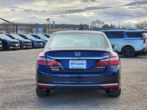 Used 2016 Honda Accord Sport image 12