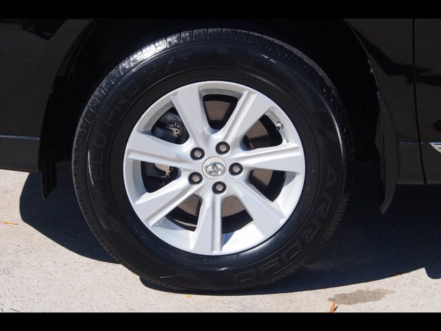 Used 2012 Toyota Highlander SE w/ Tow Pkg AWD/4WD image 9