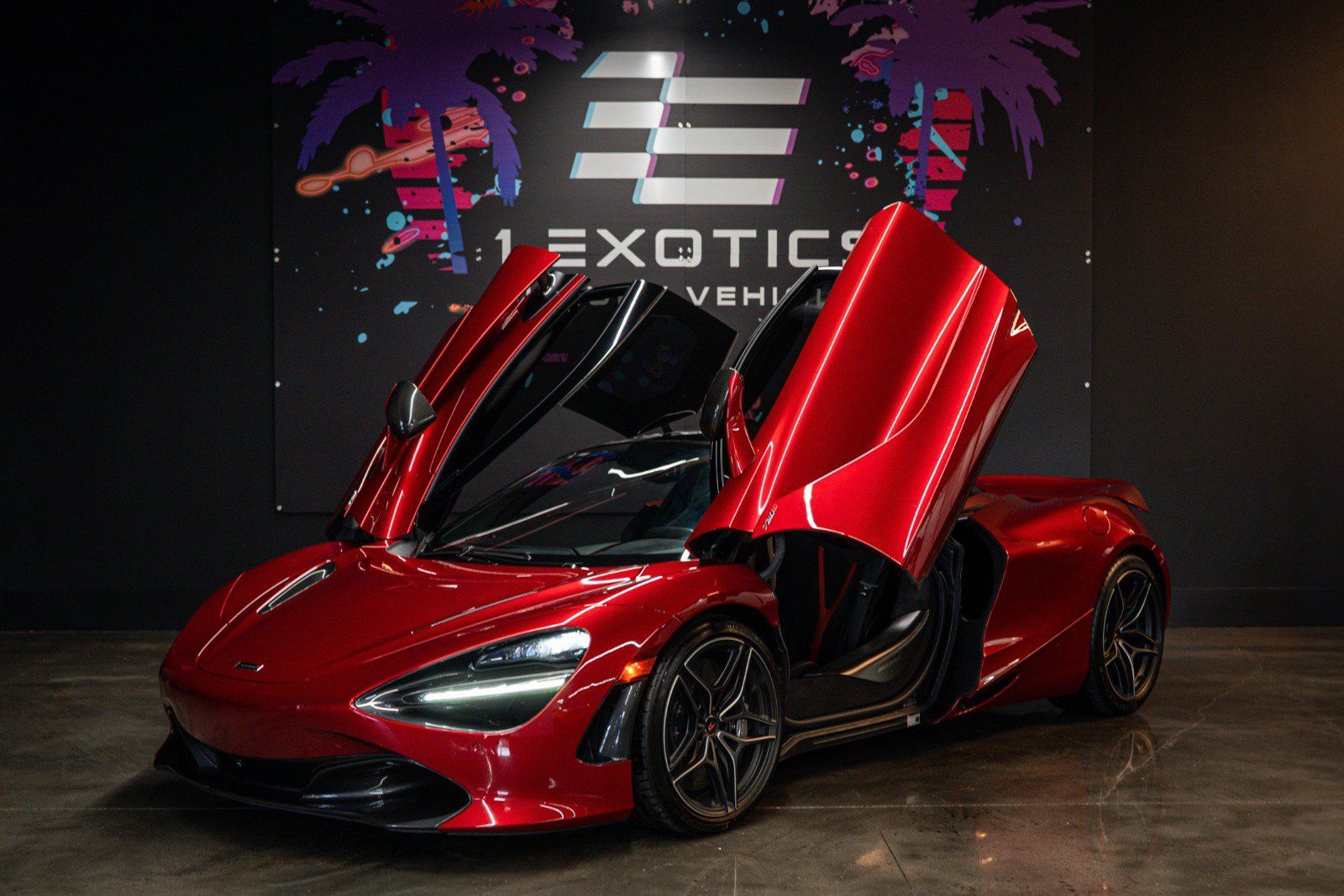 Used 2018 McLaren 720S RWD image 1