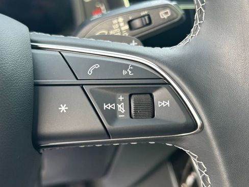 Used 2025 Audi Q7 2.0T Premium w/ Convenience Package image 18