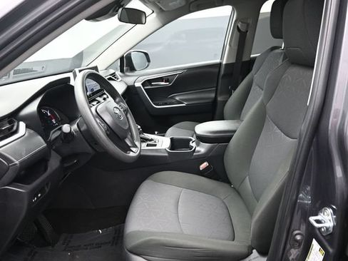 Used 2025 Toyota RAV4 XLE AWD/4WD image 11