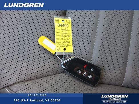 New 2026 Volkswagen Atlas SEL image 4