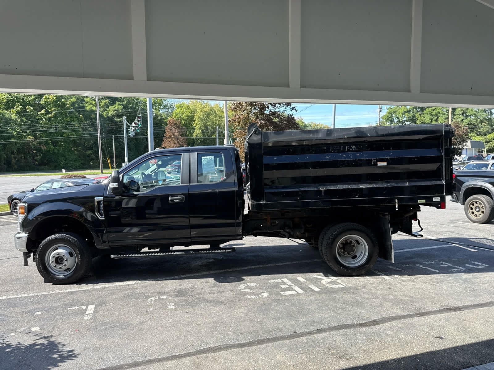 Used 2022 Ford F350 XL w/ Power Equipment Group AWD/4WD image 6