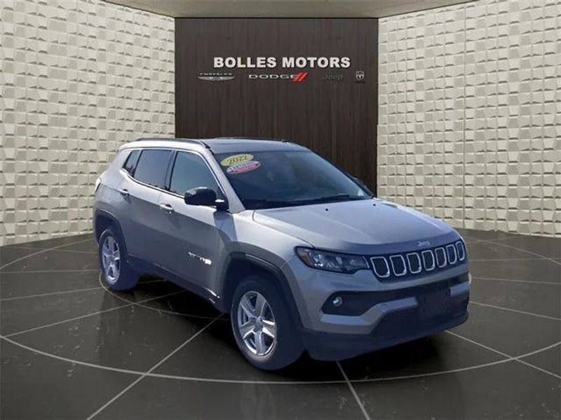 Certified 2022 Jeep Compass Latitude w/ Sun and Sound Group image 1