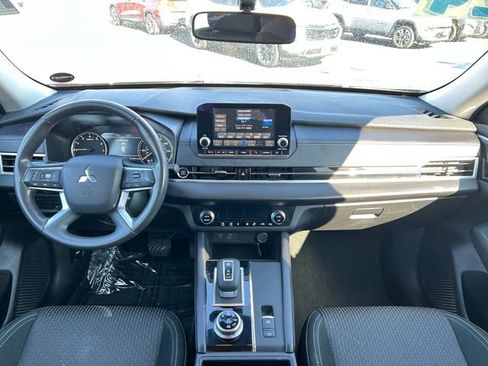 Used 2024 Mitsubishi Outlander ES AWD/4WD image 14