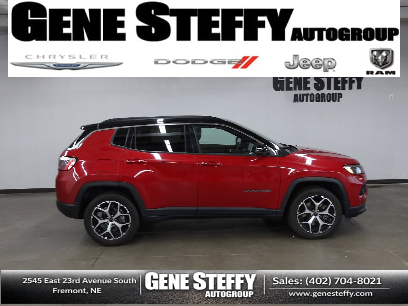 Used 2025 Jeep Compass Limited AWD/4WD image 1