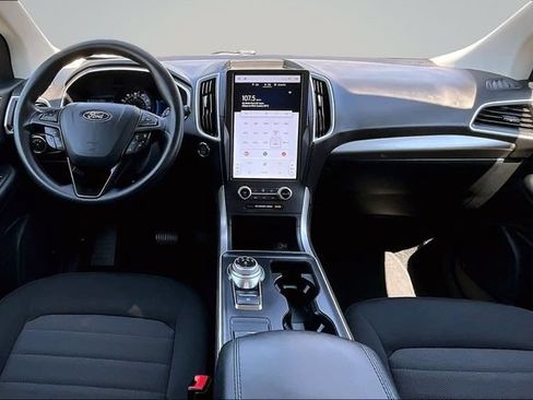Used 2021 Ford Edge SE FWD image 7