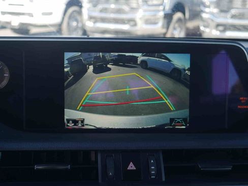 Used 2019 Lexus ES 300h w/ Premium Package image 36