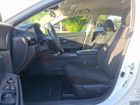 Used 2024 Nissan Sentra SV FWD image 13