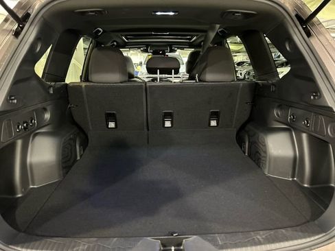Used 2025 Subaru Forester Premium AWD/4WD image 28