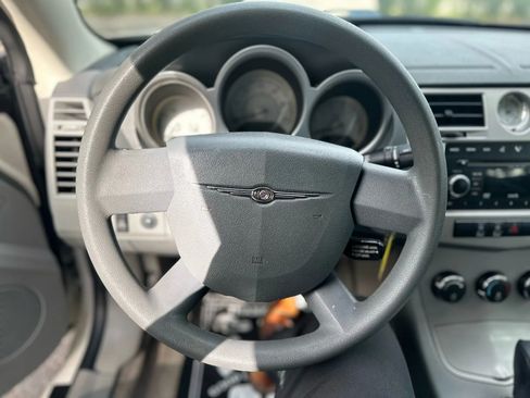 Used 2008 Chrysler Sebring Touring image 10