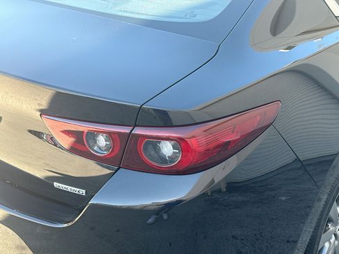 Used 2022 MAZDA MAZDA3 s image 28