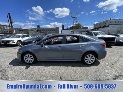 Used 2025 Toyota Corolla LE FWD image 9