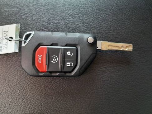 Used 2020 Jeep Gladiator Rubicon AWD/4WD image 10