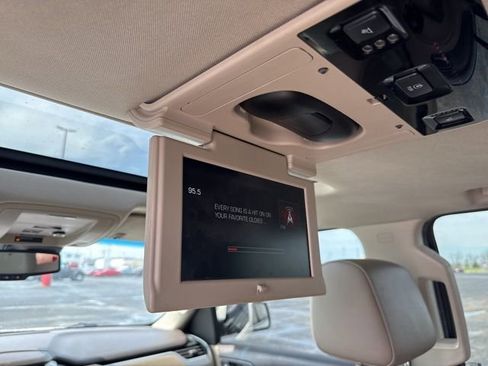 Used 2015 GMC Yukon XL SLT w/ Open Road Package image 9