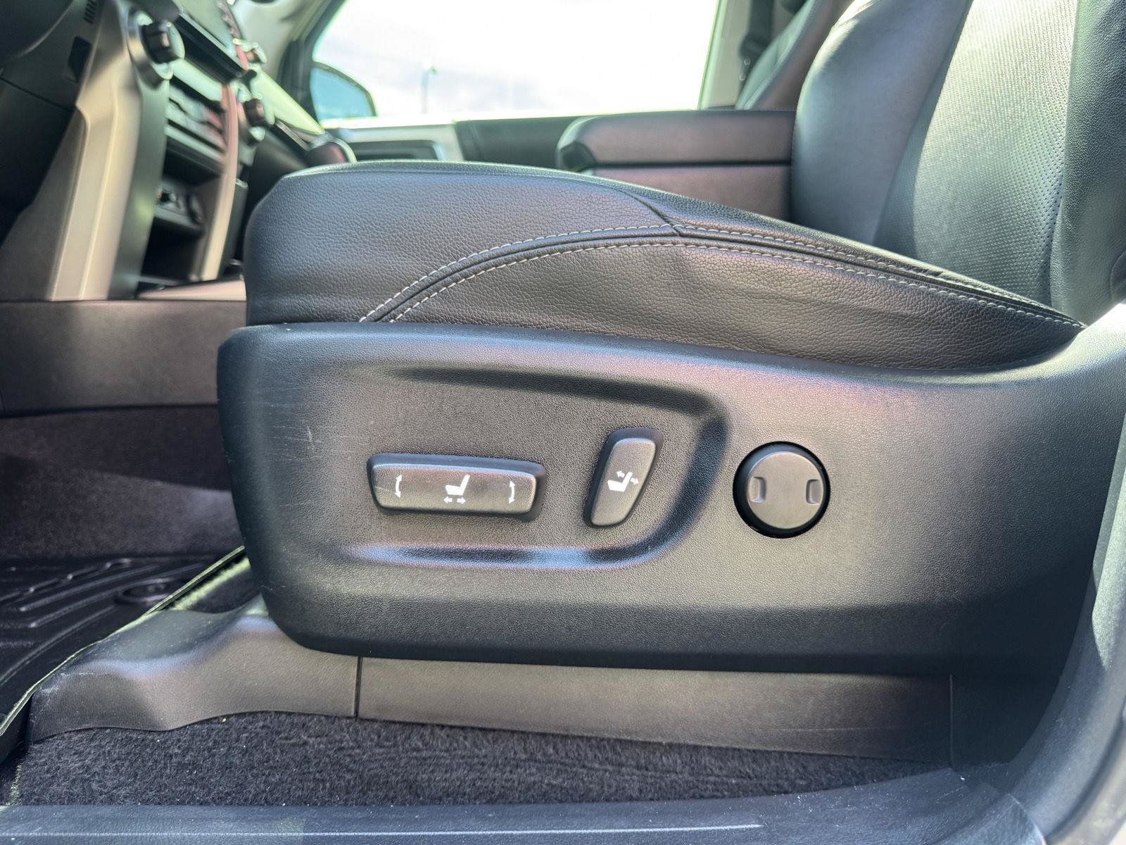 Used 2021 Toyota 4Runner Limited AWD/4WD image 15