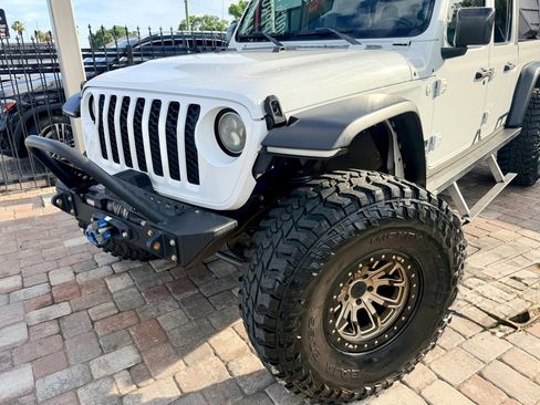 Used 2020 Jeep Gladiator Sport w/ Quick Order Package 24S AWD/4WD image 10