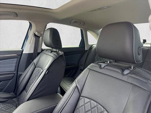 Used 2025 Volkswagen Jetta SEL FWD image 15