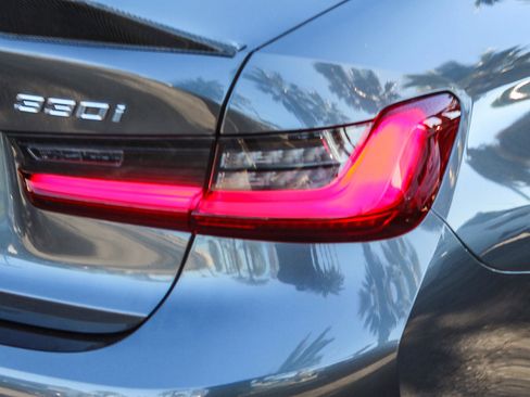 Used 2022 BMW 330i Sedan w/ Driving Assistance Package image 7