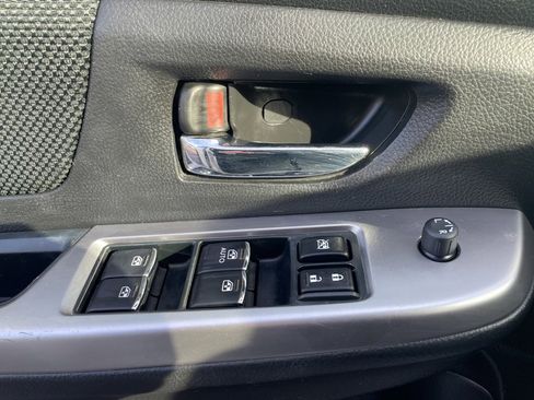 Used 2017 Subaru Crosstrek 2.0i Premium image 22