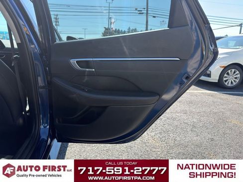 Used 2022 Hyundai Sonata Limited w/ Preferred Accessory Package image 13