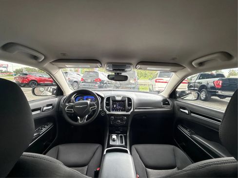 Used 2023 Chrysler 300 Touring w/ Sport Appearance Package RWD image 29