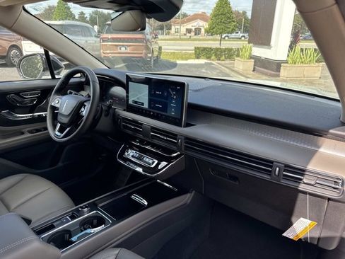 New 2026 Lincoln Corsair Premiere FWD image 20