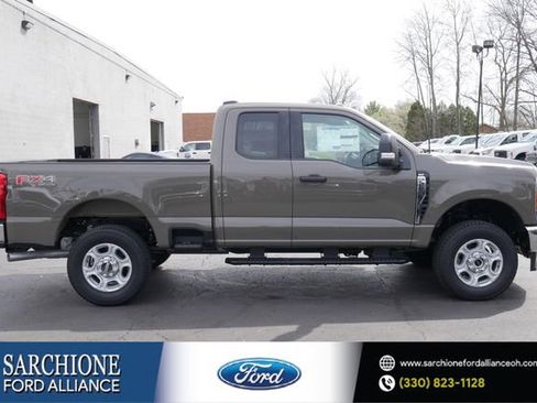 New 2026 Ford F250 XLT w/ FX4 Off-Road Package AWD/4WD image 1