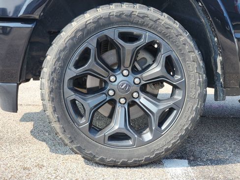 Used 2020 RAM 1500 Limited w/ Black Appearance Package AWD/4WD image 7