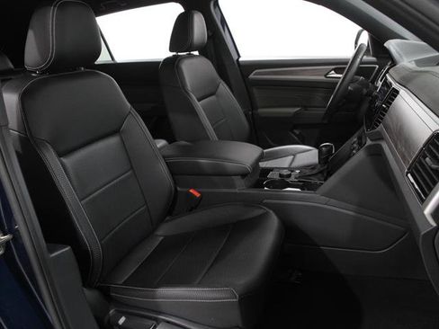 Certified 2023 Volkswagen Atlas Cross Sport SE image 17