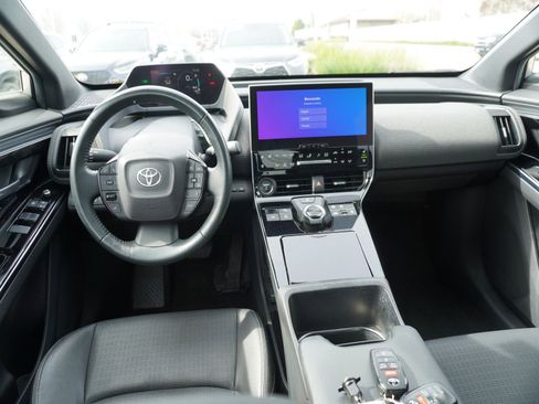 Used 2023 Toyota bZ4X Limited image 2