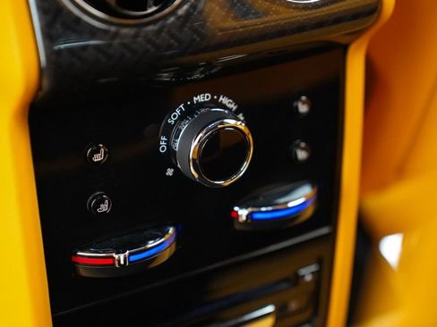 Certified 2024 Rolls-Royce Cullinan Black Badge w/ Driver's Package image 40