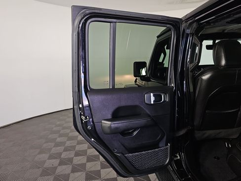 Used 2022 Jeep Wrangler Unlimited Sahara w/ Cold Weather Group AWD/4WD image 11