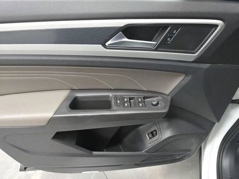 Used 2023 Volkswagen Atlas SEL R-Line AWD/4WD image 17