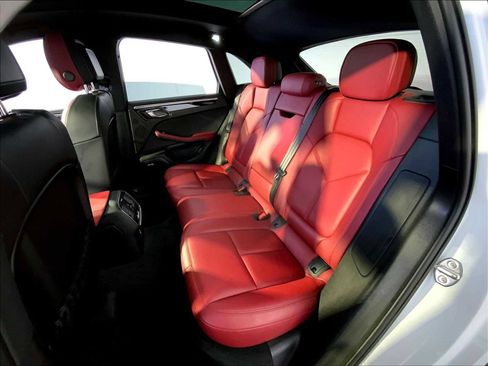 Certified 2023 Porsche Macan Turbo image 24