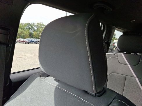 Used 2024 Jeep Grand Cherokee L Laredo w/ Luxury Tech Group I image 18